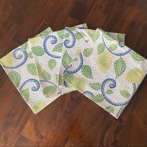 Set 4 Pier One Imports Square Placemats Cream Blue Green Vines Leaves